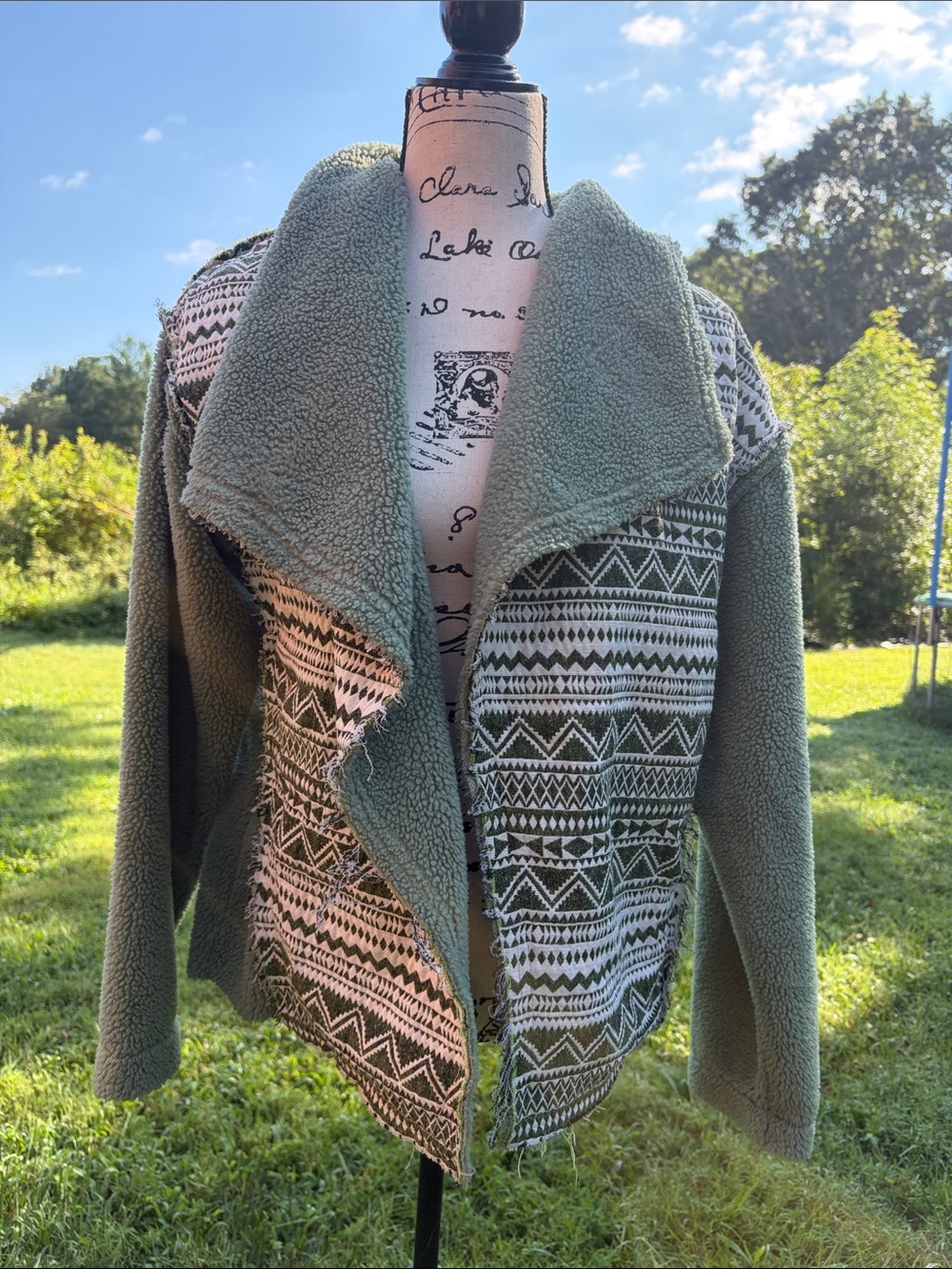 Southern Grace Sherpa Jacket Sz M Sage Green Rustic Boho Geometric Cabin Western